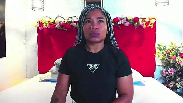 Snapshot of SilvannaFit chatting on June 21, 9:12 am SilvannaFit online show from June 21, 9:12 am