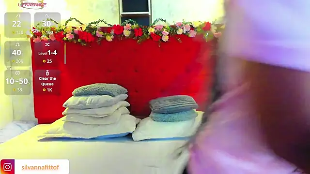 Snapshot of SilvannaFit chatting on July 10, 11:24 am SilvannaFit online show from July 10, 11:24 am