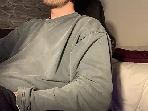 Snapshot of taallguyy_196 chatting on March 17, 7:04 pm taallguyy 196 online show from March 17, 7:04 pm