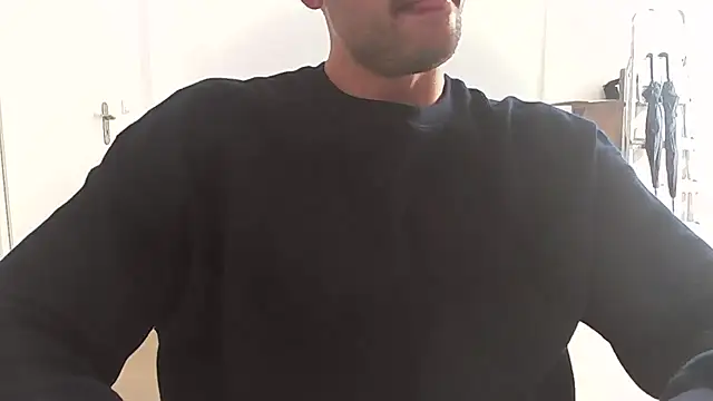 Snapshot of taallguyy_196 chatting on September 10, 10:37 am taallguyy 196 online show from September 10, 10:37 am