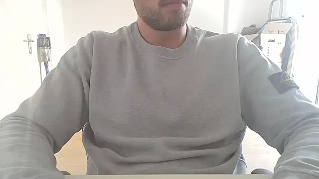 Snapshot of taallguyy_196 chatting on September 18, 4:20 pm taallguyy 196 online show from September 18, 4:20 pm