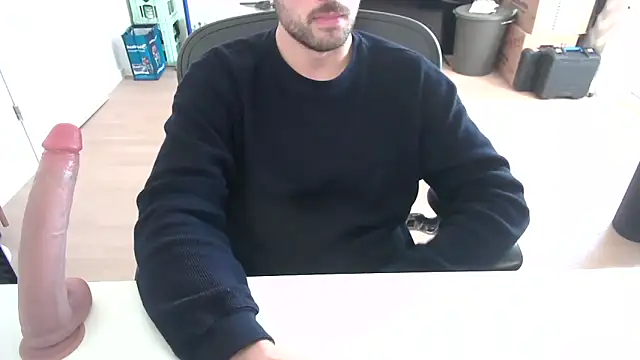 Snapshot of taallguyy_196 chatting on December 4, 1:09 pm taallguyy 196 online show from December 4, 1:09 pm