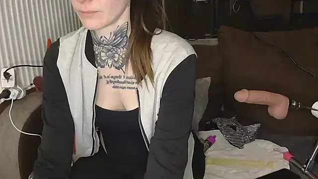 liloucamchaudee online show from March 15, 7:31 pm