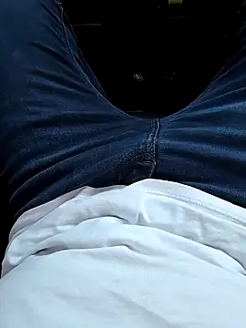 Snapshot of THOMS-90 chatting on January 16, 10:55 pm THOMS-90 online show from January 16, 10:55 pm