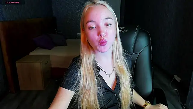 Christy Little online show from February 28, 8:20 am