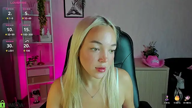 Christy Little online show from September 17, 11:39 pm