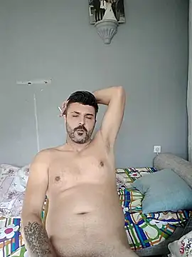 Snapshot of hot_man_eray chatting on November 13, 8:35 am hot man eray online show from November 13, 8:35 am