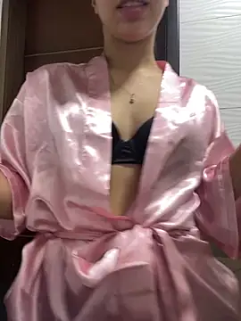 Aaliyah Salma online show from April 8, 4:40 pm