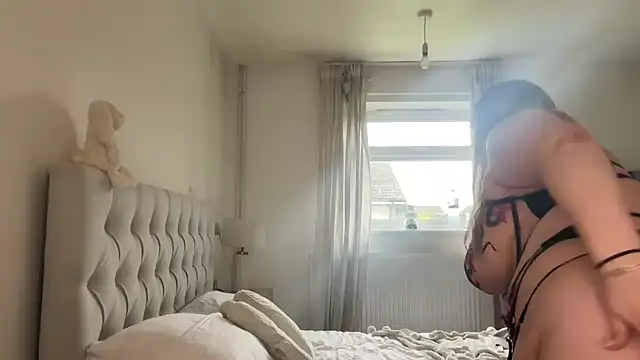 blairbella online show from February 23, 2:25 pm