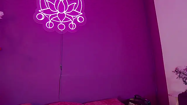 Snapshot of Lunamistyc chatting on March 3, 7:49 pm Lunamistyc online show from March 3, 7:49 pm