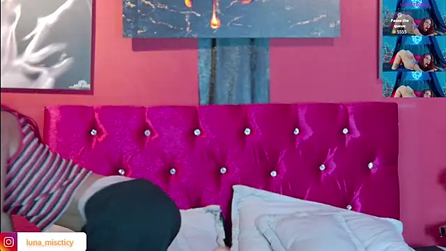 Snapshot of Lunamistyc chatting on November 6, 7:48 pm Lunamistyc online show from November 6, 7:48 pm