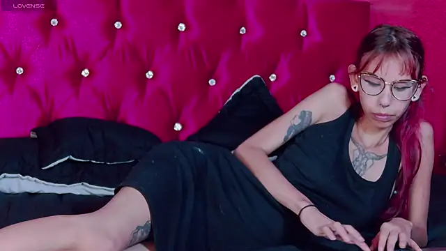 Snapshot of Lunamistyc chatting on November 22, 8:08 pm Lunamistyc online show from November 22, 8:08 pm