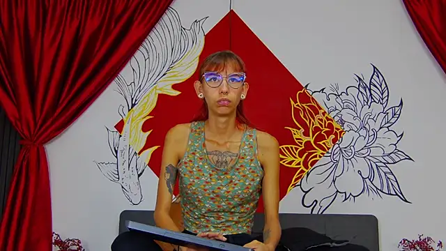 Snapshot of Lunamistyc chatting on December 18, 7:42 pm Lunamistyc online show from December 18, 7:42 pm