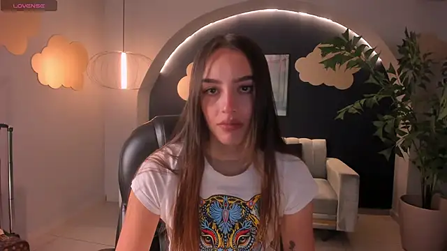 Snapshot of KaiaFerreira chatting on March 7, 12:12 pm KaiaFerreira online show from March 7, 12:12 pm