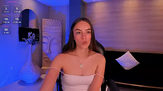 Snapshot of KaiaFerreira chatting on March 13, 3:06 pm KaiaFerreira online show from March 13, 3:06 pm