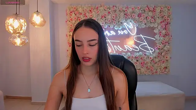 Snapshot of KaiaFerreira chatting on March 17, 12:14 pm KaiaFerreira online show from March 17, 12:14 pm