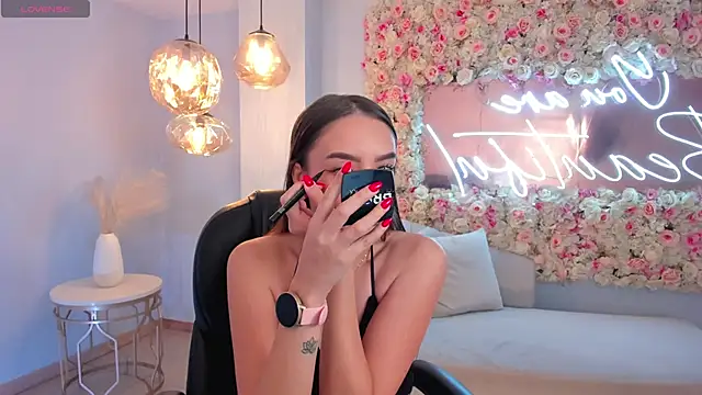 Snapshot of KaiaFerreira chatting on March 22, 12:14 pm KaiaFerreira online show from March 22, 12:14 pm