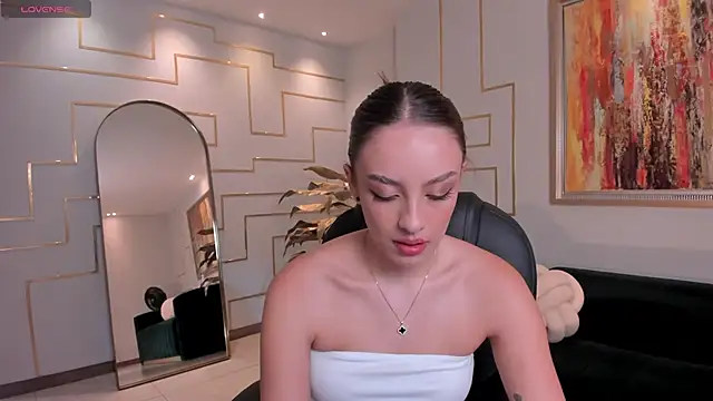 Snapshot of KaiaFerreira chatting on November 24, 2:28 pm KaiaFerreira online show from November 24, 2:28 pm