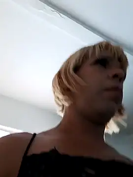 blondebitchlitle online show from March 10, 8:45 pm