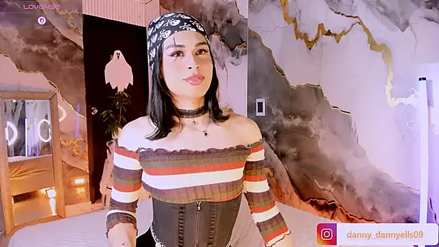 sweet dannyfem online show from October 30, 5:42 am