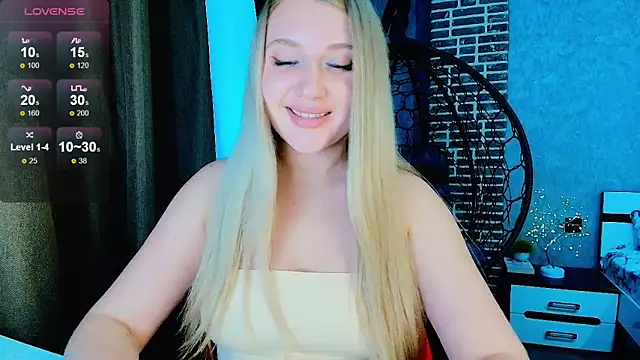 Snapshot of Evacadooo chatting on September 28, 5:57 am Evacadooo online show from September 28, 5:57 am