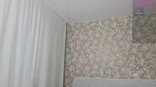 Snapshot of candy__boy chatting on November 19, 3:17 am candy boy online show from November 19, 3:17 am