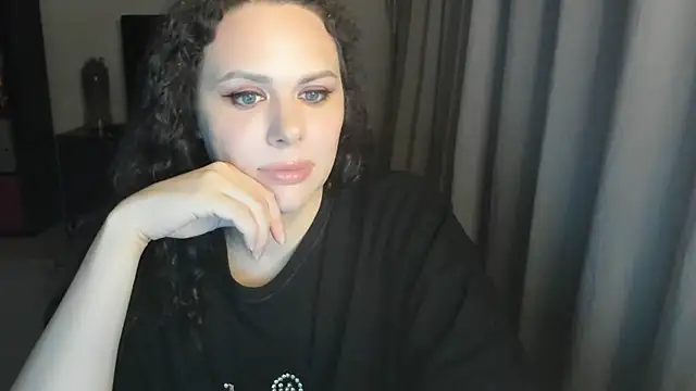 Snapshot of MollyCheiz chatting on June 26, 10:03 pm MollyCheiz online show from June 26, 10:03 pm