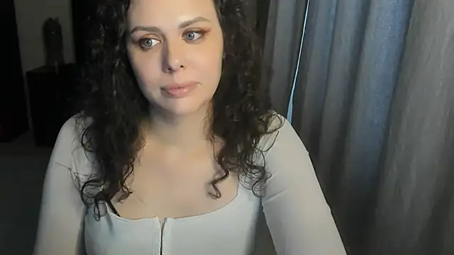 Snapshot of MollyCheiz chatting on July 2, 3:23 am MollyCheiz online show from July 2, 3:23 am