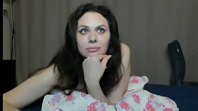 Snapshot of MollyCheiz chatting on July 6, 11:29 pm MollyCheiz online show from July 6, 11:29 pm