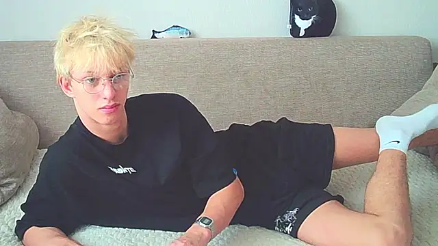 Ostin meow online show from December 17, 6:45 am