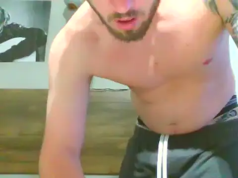 Snapshot of rickyslick123 chatting on November 1, 9:33 am rickyslick123 online show from November 1, 9:33 am