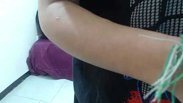 Snapshot of Bonnie-Kim chatting on January 14, 1:38 pm Bonnie-Kim online show from January 14, 1:38 pm