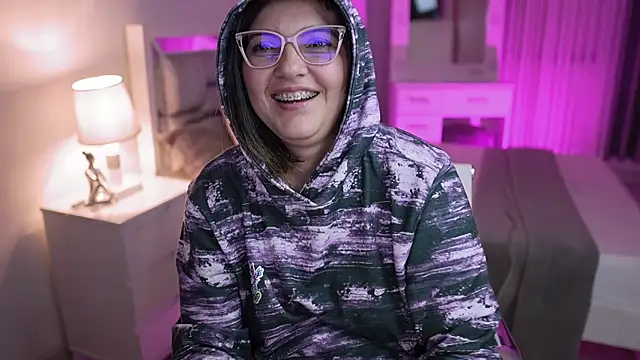 Camilaa bueno online show from December 13, 2:32 am