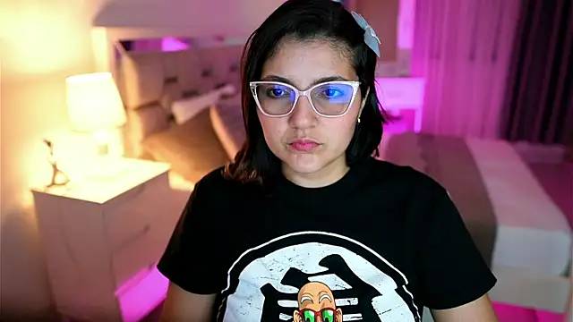 Camilaa bueno online show from March 16, 12:01 am