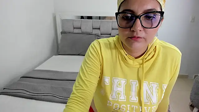 Camilaa bueno online show from July 17, 12:17 am