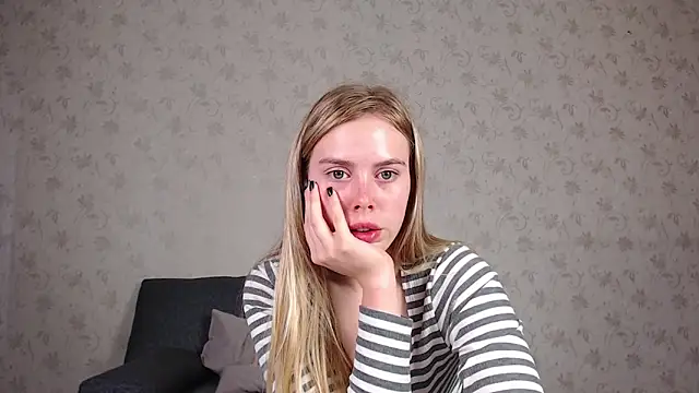 sofiaa here online show from May 26, 11:56 pm