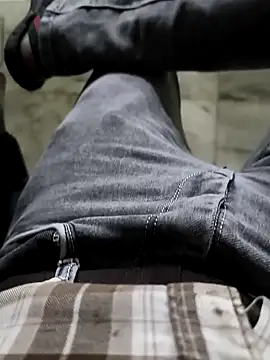 Snapshot of faaseel chatting on February 20, 9:44 am faaseel online show from February 20, 9:44 am