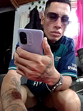 Snapshot of FlacoDani chatting on October 7, 5:10 pm FlacoDani online show from October 7, 5:10 pm