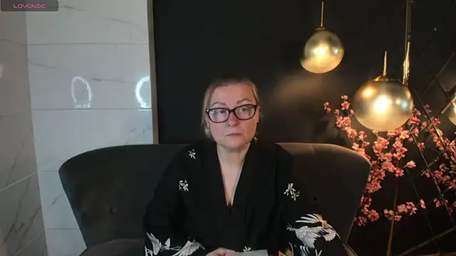 Snapshot of AlexandraKind chatting on January 25, 1:41 pm AlexandraKind online show from January 25, 1:41 pm