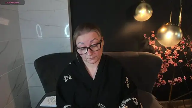 Snapshot of AlexandraKind chatting on January 25, 7:49 pm AlexandraKind online show from January 25, 7:49 pm