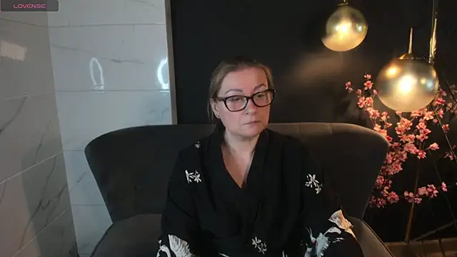 Snapshot of AlexandraKind chatting on January 25, 11:11 pm AlexandraKind online show from January 25, 11:11 pm