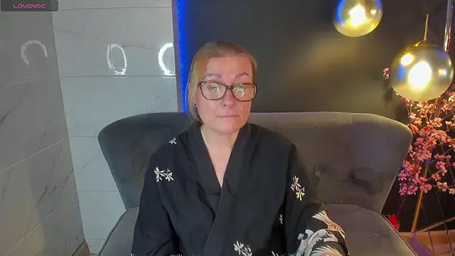 Snapshot of AlexandraKind chatting on February 2, 7:46 pm AlexandraKind online show from February 2, 7:46 pm