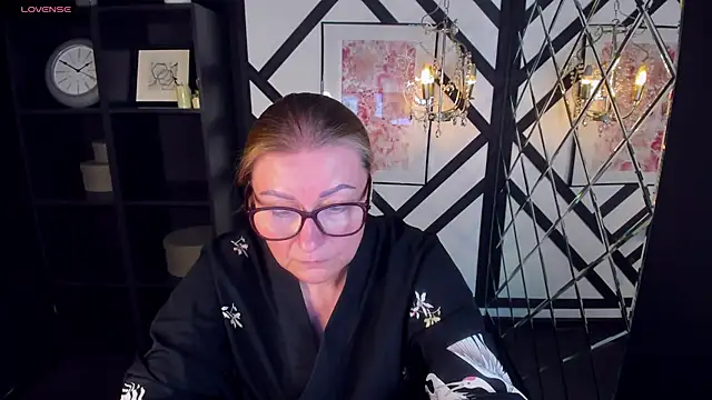 Snapshot of AlexandraKind chatting on February 8, 8:32 pm AlexandraKind online show from February 8, 8:32 pm