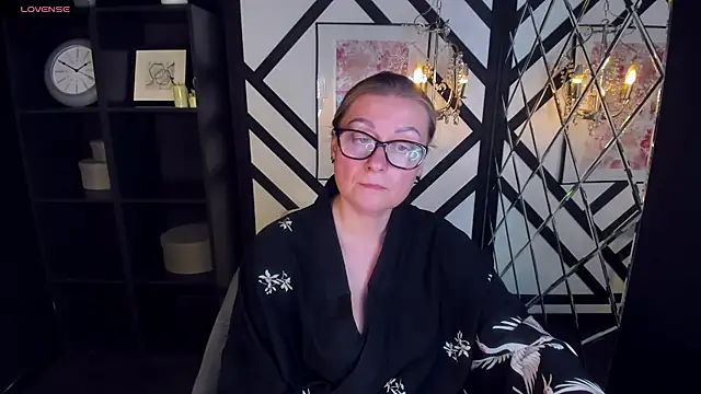 Snapshot of AlexandraKind chatting on February 9, 3:32 am AlexandraKind online show from February 9, 3:32 am