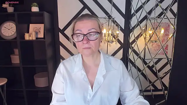 Snapshot of AlexandraKind chatting on February 11, 1:41 pm AlexandraKind online show from February 11, 1:41 pm