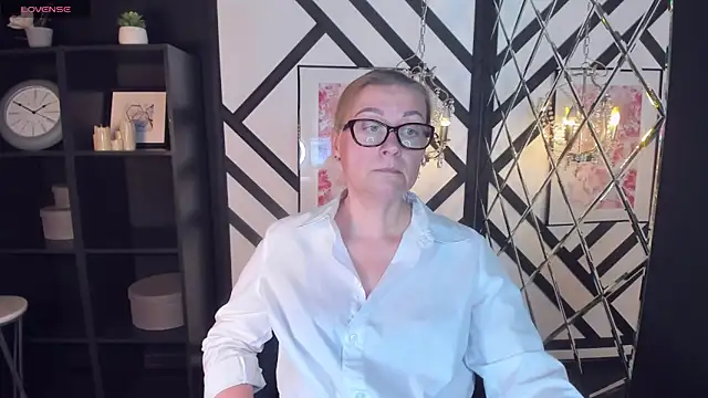 Snapshot of AlexandraKind chatting on February 11, 4:46 pm AlexandraKind online show from February 11, 4:46 pm