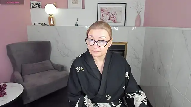 Snapshot of AlexandraKind chatting on February 12, 7:56 pm AlexandraKind online show from February 12, 7:56 pm