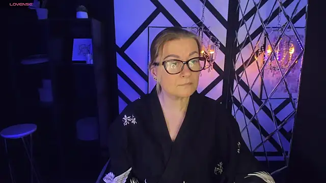 Snapshot of AlexandraKind chatting on February 14, 8:37 pm AlexandraKind online show from February 14, 8:37 pm