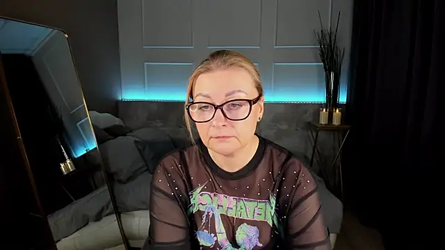 Snapshot of AlexandraKind chatting on February 19, 12:57 am AlexandraKind online show from February 19, 12:57 am