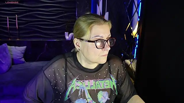 Snapshot of AlexandraKind chatting on February 19, 8:41 pm AlexandraKind online show from February 19, 8:41 pm